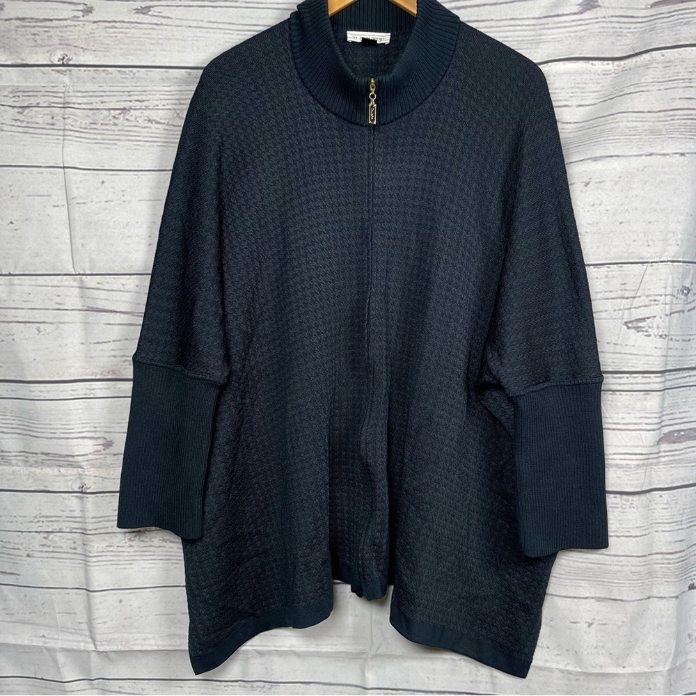 ST. JOHN SPORT Women’s Sweater Loose Fit Knit Size L Navy full zipper